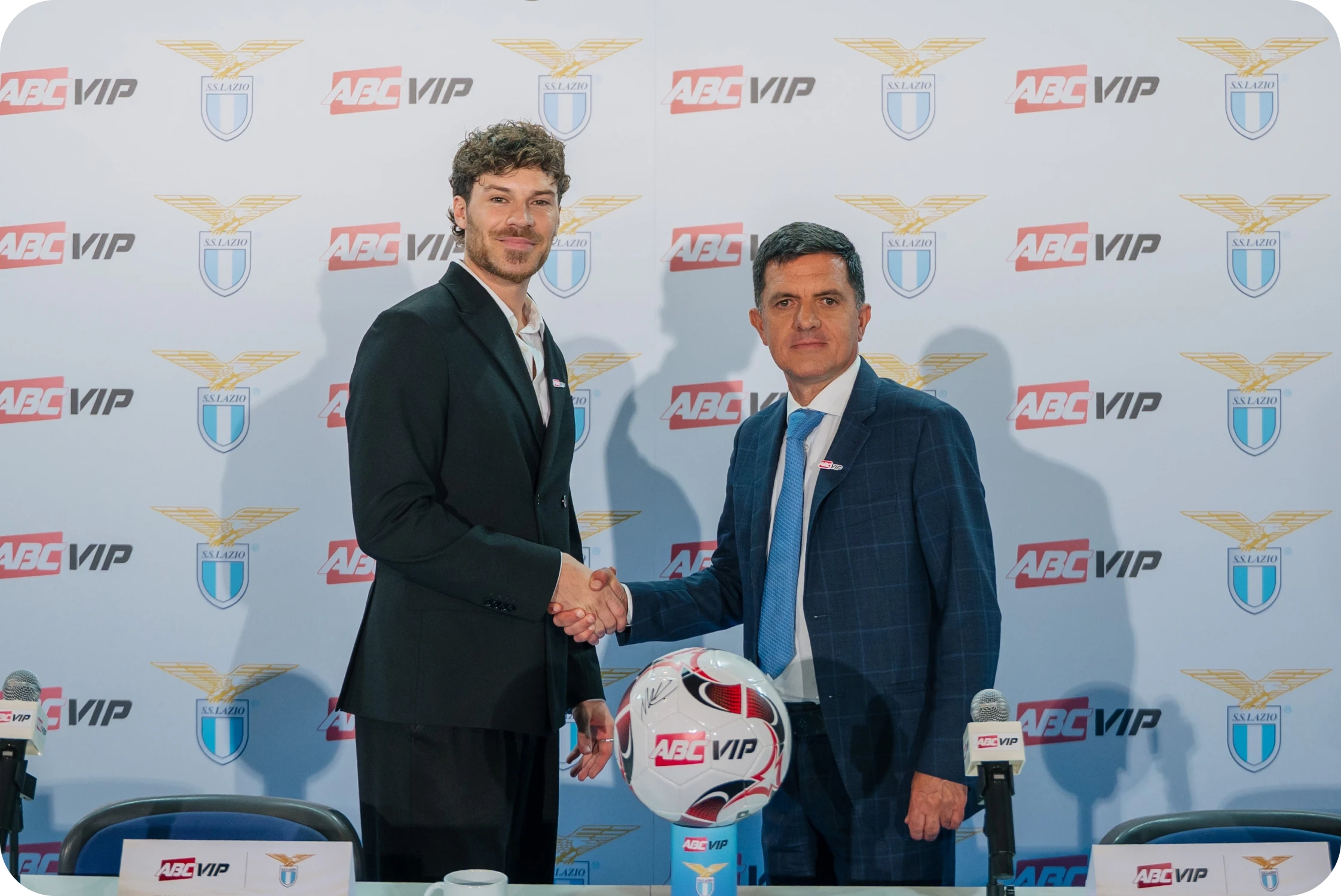 Apresentação oficial com camisa 10
